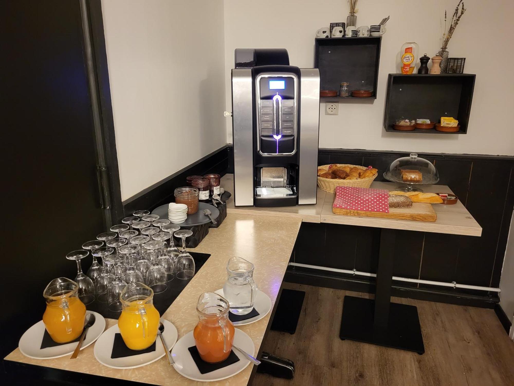 Alphee Hotel 3*